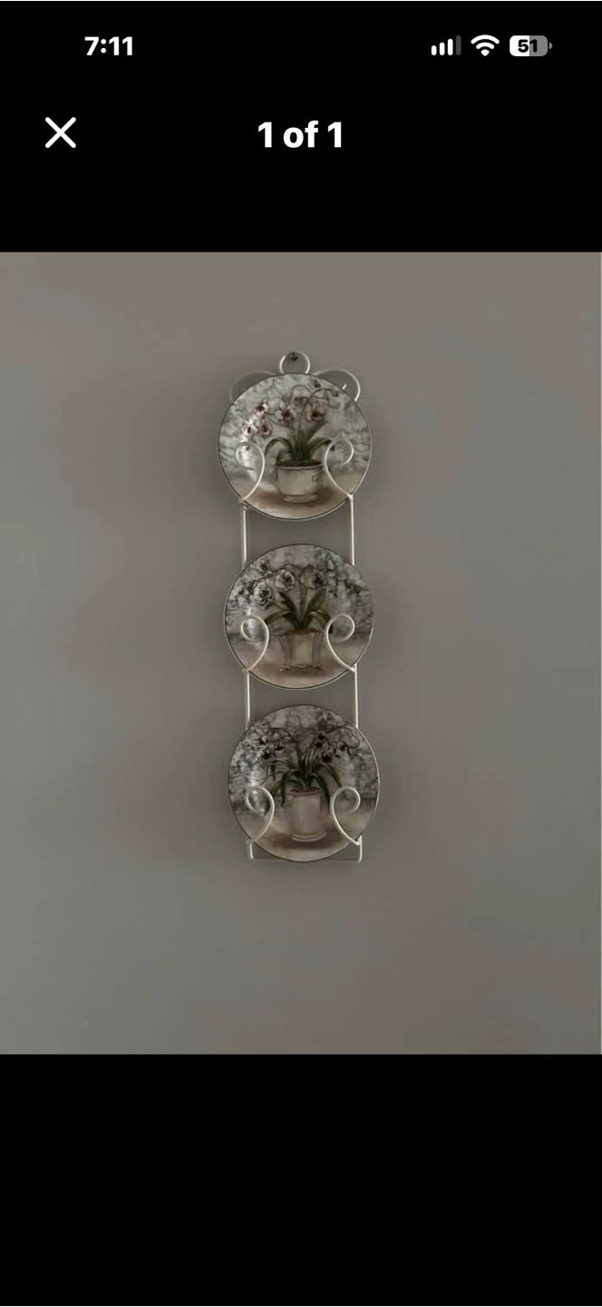 Decorative Wall Plate Holder with Three Floral Plates
