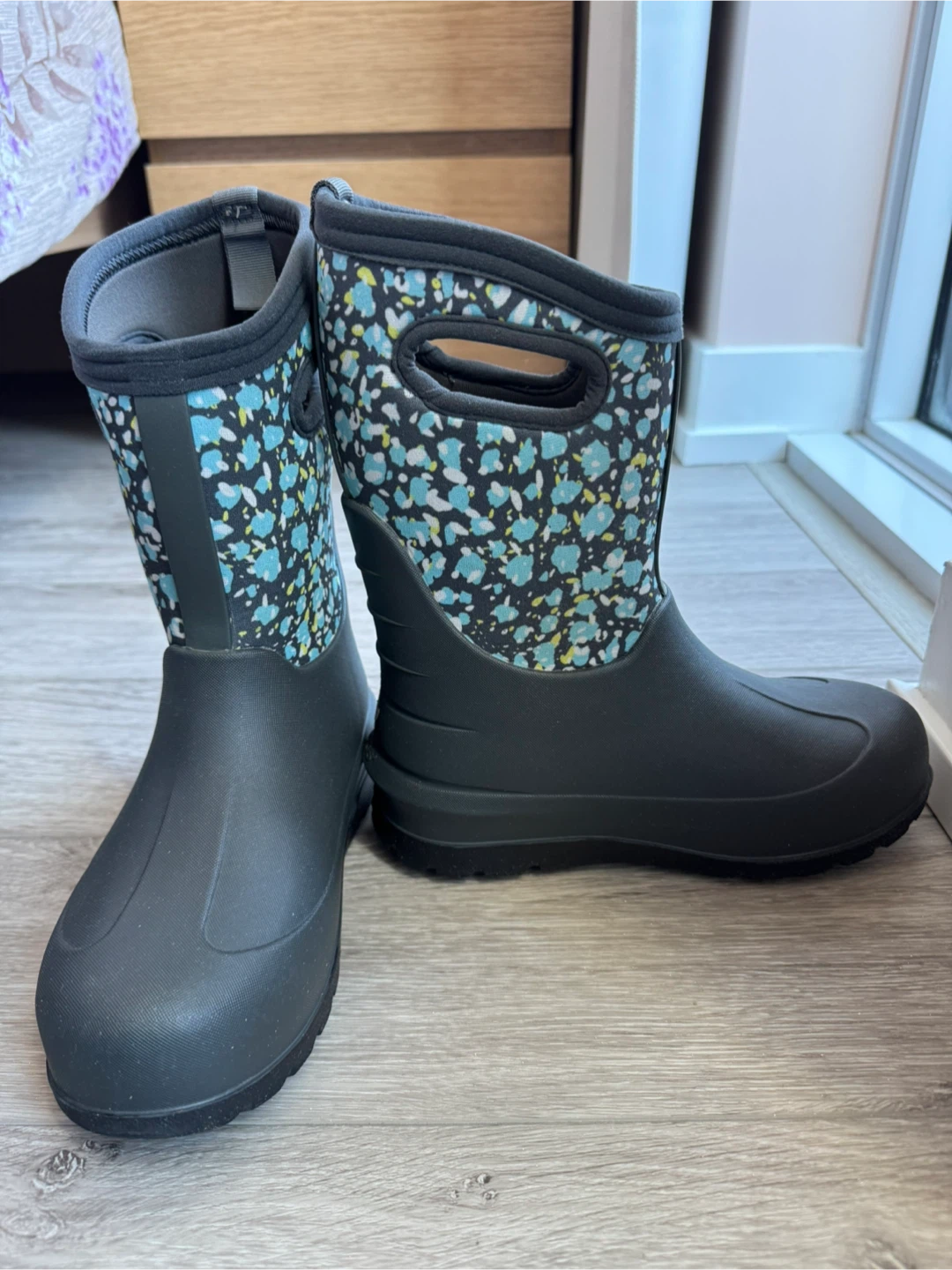 Kids Bogs Youth Neo Classic Winter Boots Size 2 - photo 2
