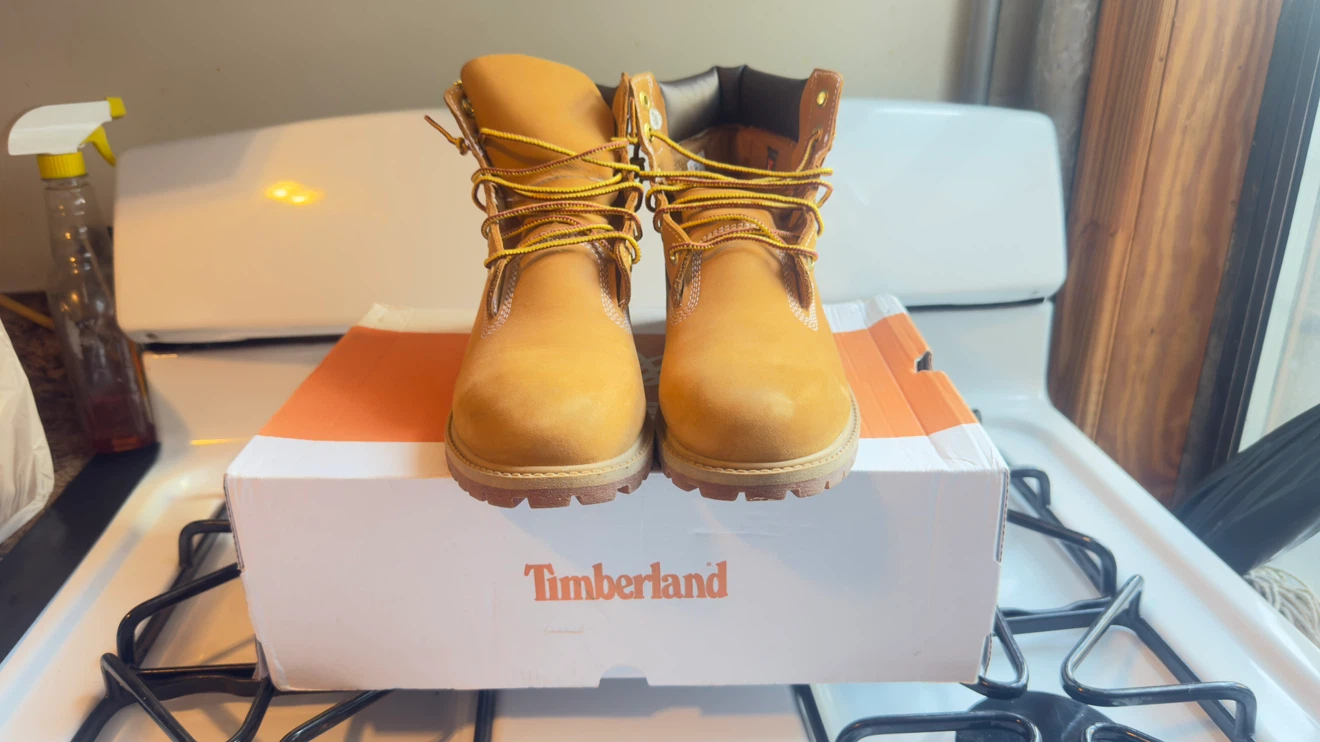 Size 5.5 Timberland Junior Boots Yellow
