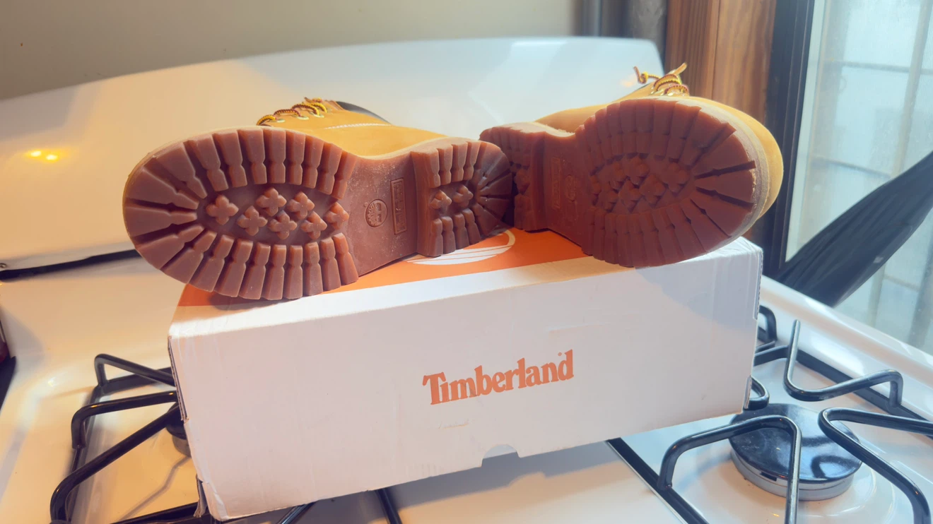 Size 5.5 Timberland Junior Boots Yellow - photo 2