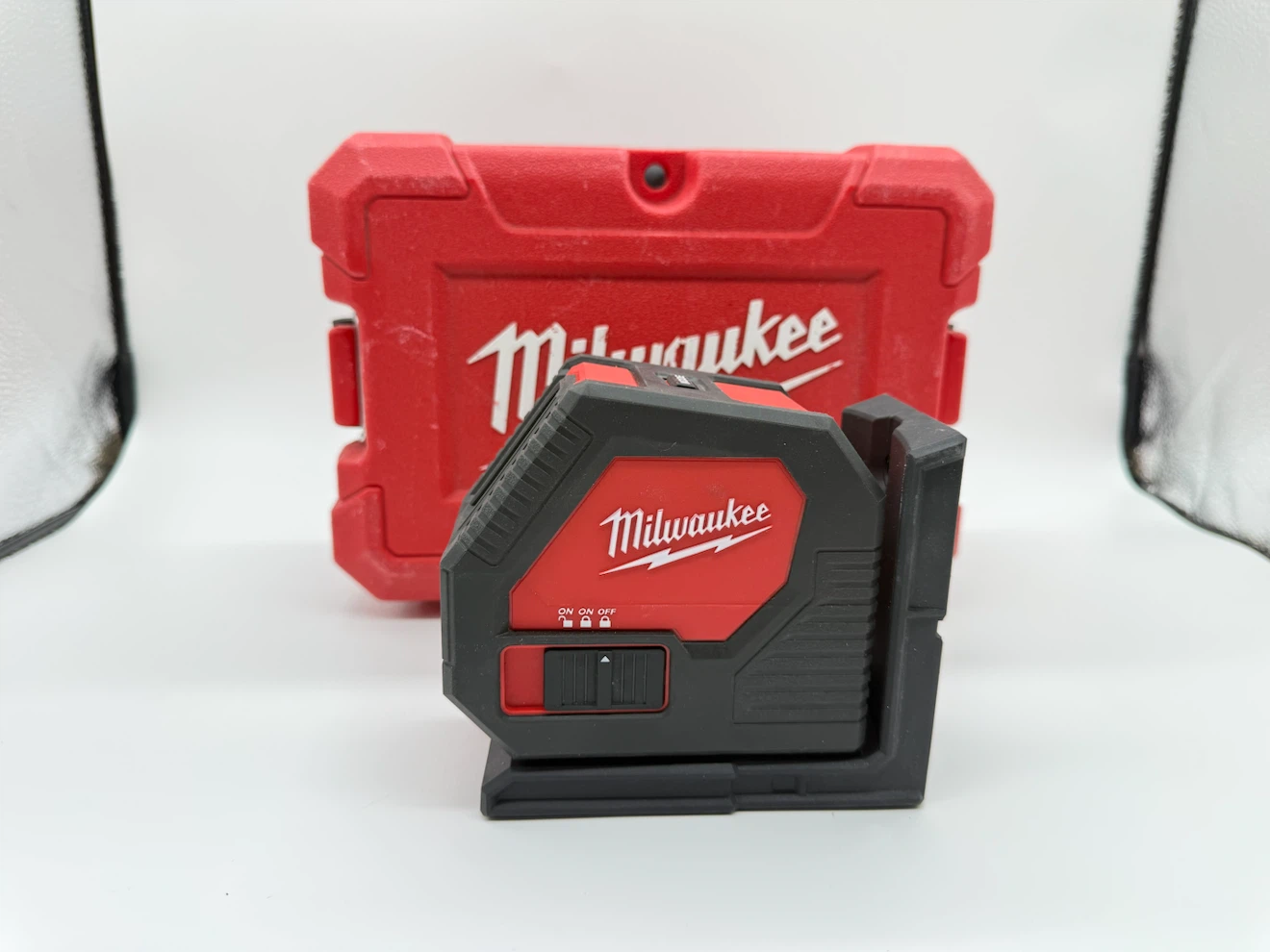 Milwaukee 100 ft. Green Cross Line Laser Model #3421 - photo 2