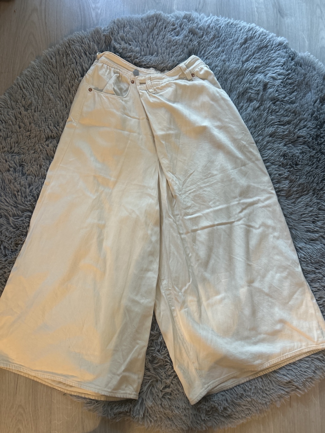 Off-White Wide-Leg Pants