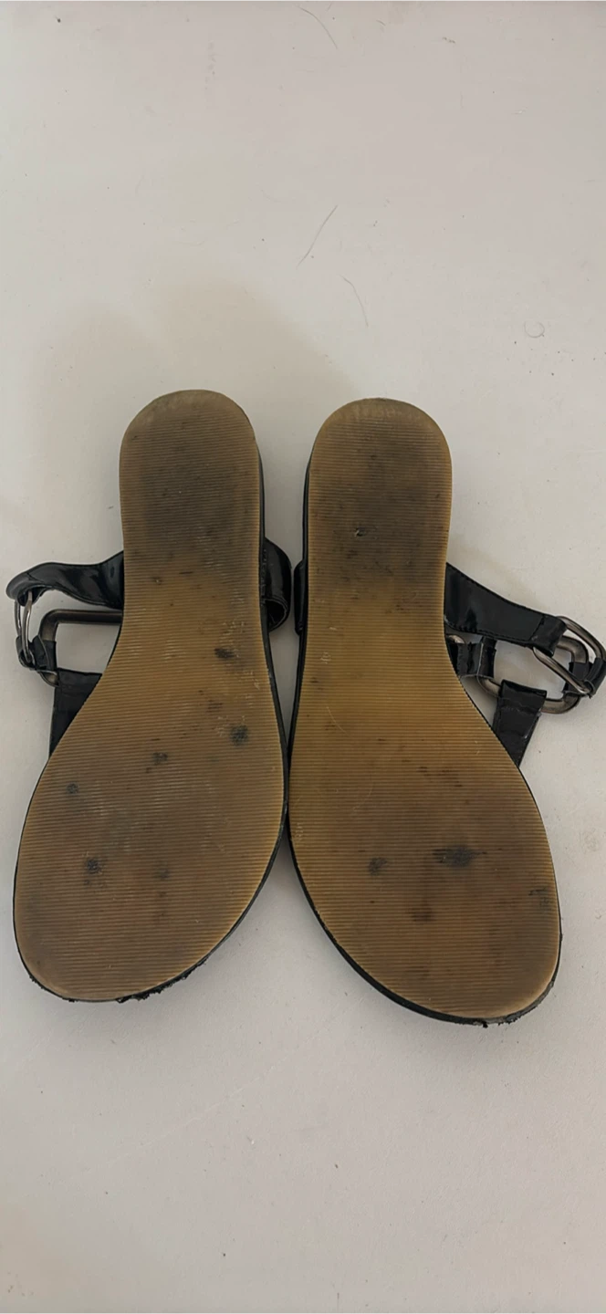George black patent thong sandals - photo 2