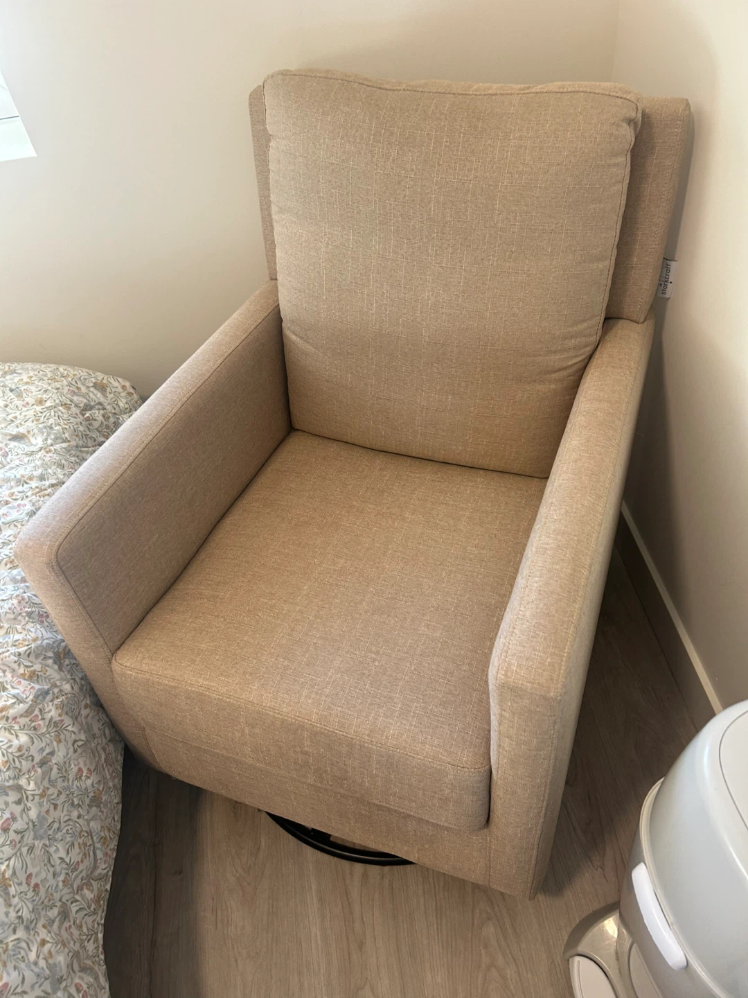 Storkcraft Calabasas Swivel Glider - photo 3