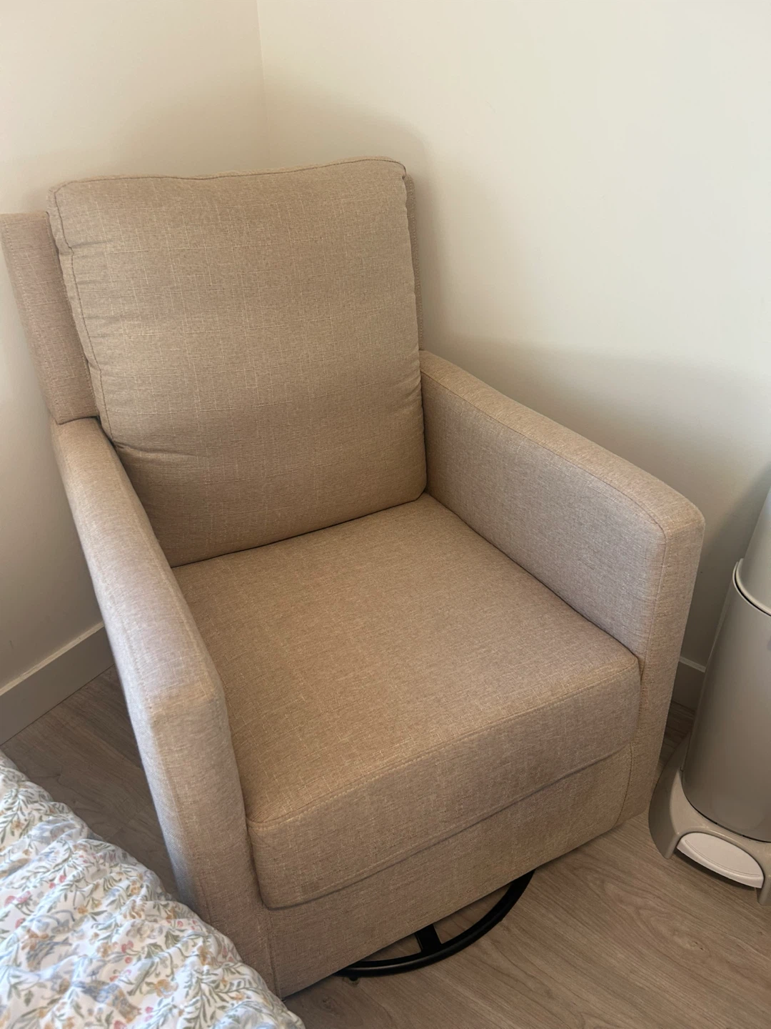 Storkcraft Calabasas Swivel Glider - photo 4