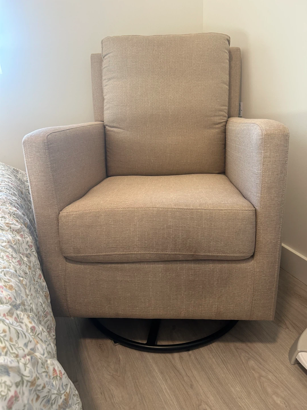 Storkcraft Calabasas Swivel Glider - photo 5