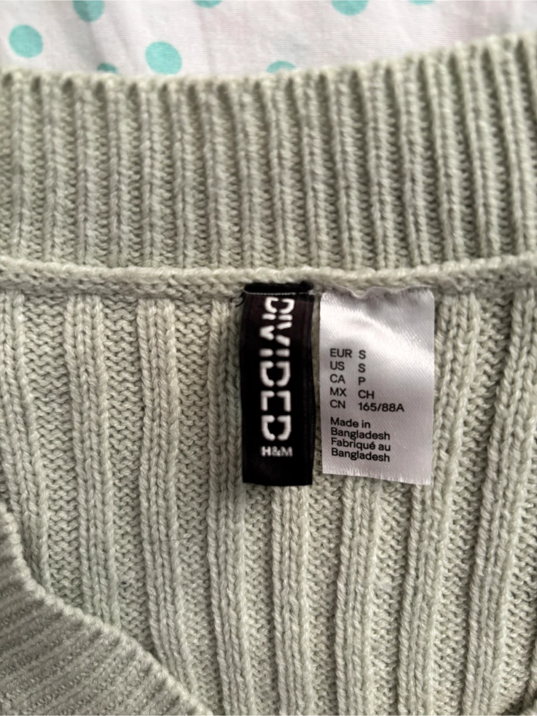 H&M Divided V-Neck Ribbed Knit Sweater Vest - photo 2
