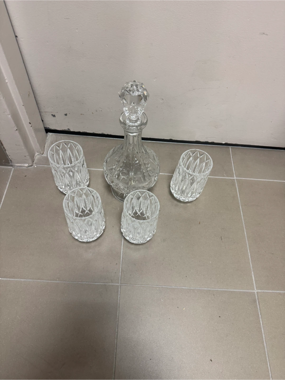 Crystal Decanter and 4 Glasses Set - photo 2