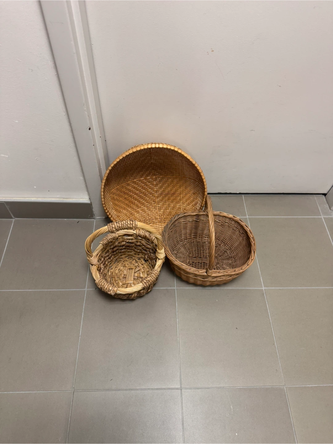 Baribocraft Wooden Bowl and Wicker Baskets - photo 3