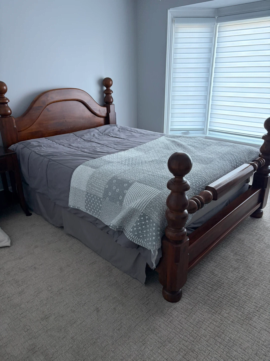 Queen size wooden bed w/frame - photo 2
