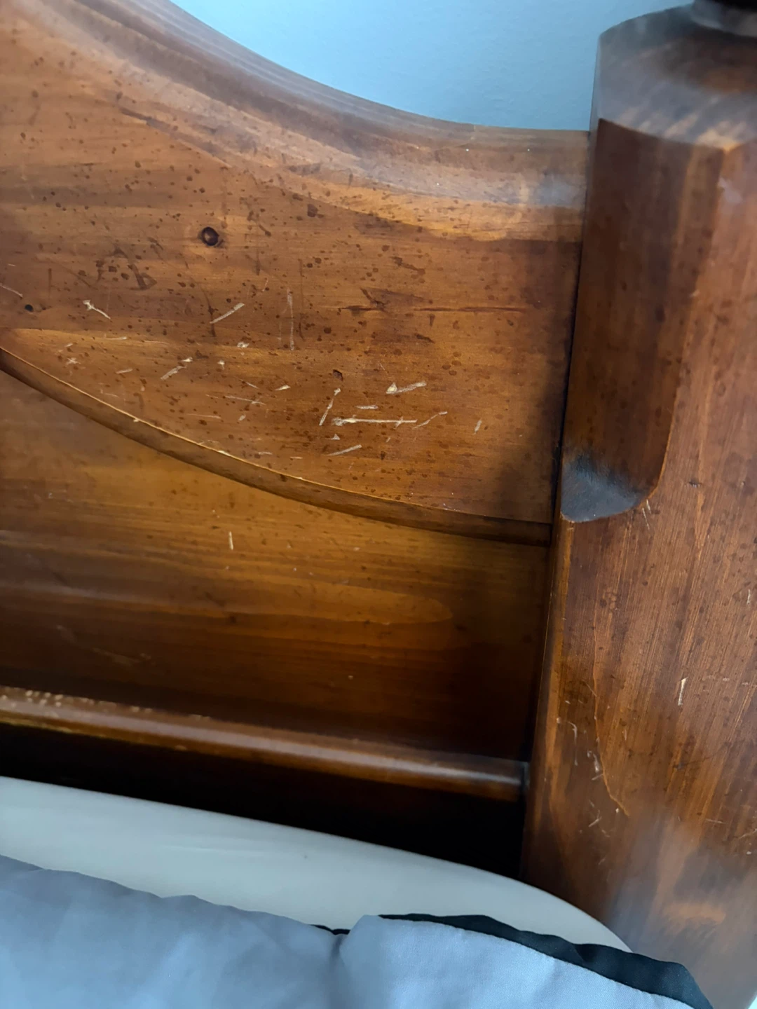 Queen size wooden bed w/frame - photo 5