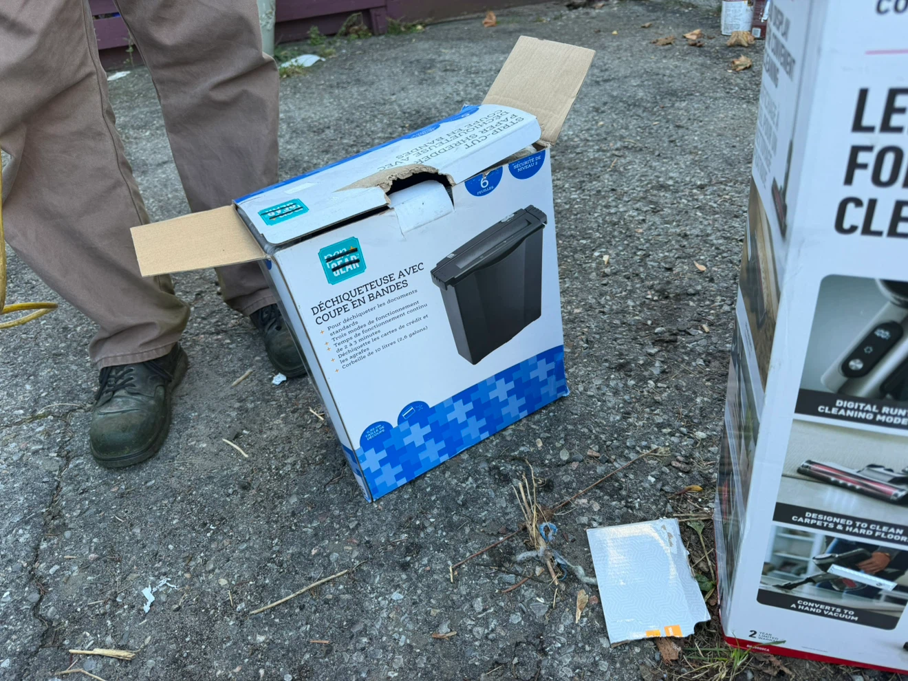 Royal Sovereign 6-Sheet Strip-Cut Paper Shredder