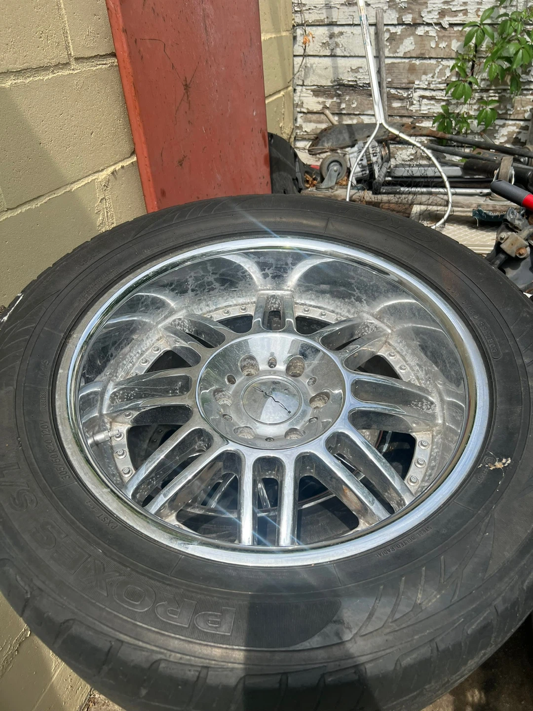 305/50 r20 6 lugs rims