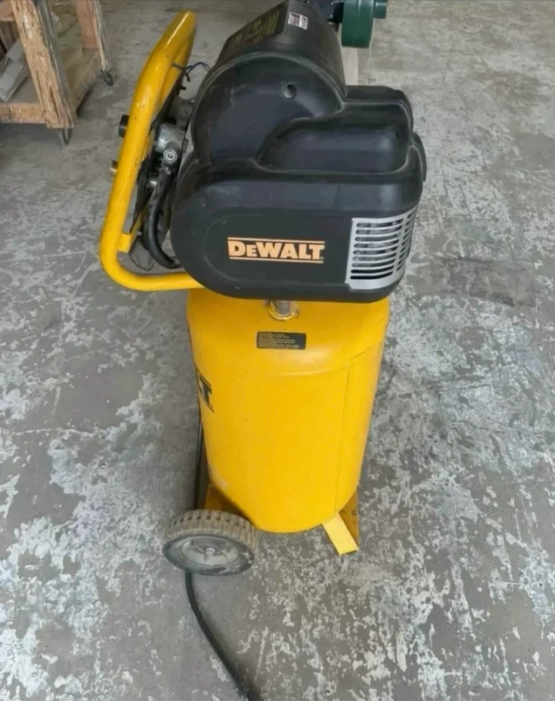 DeWalt 15 Gallon Air Compressor - photo 5
