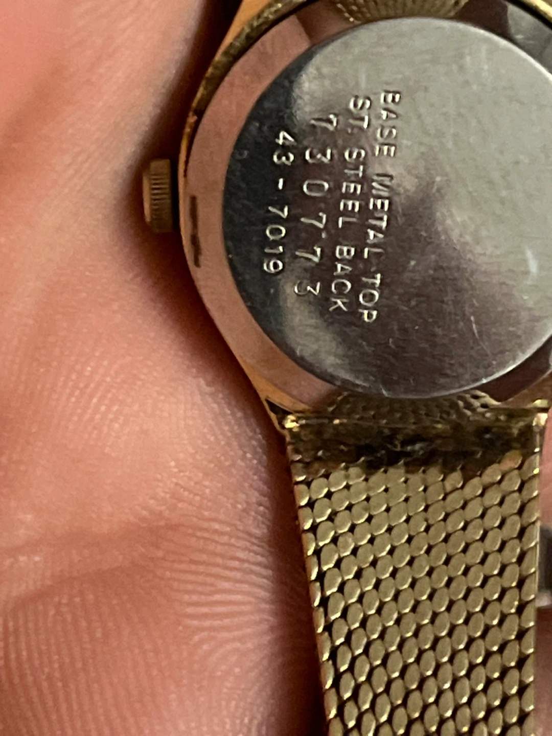 Vintage Seiko Quartz Gold-Tone Watch - photo 2