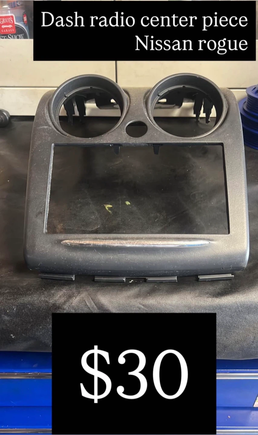 Nissan Rogue Dash Radio Center Piece