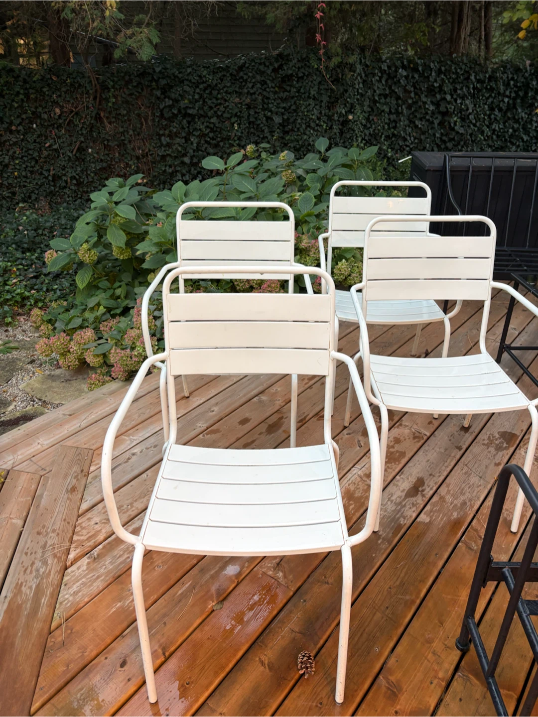 Set of 4 White Metal Patio Chairs