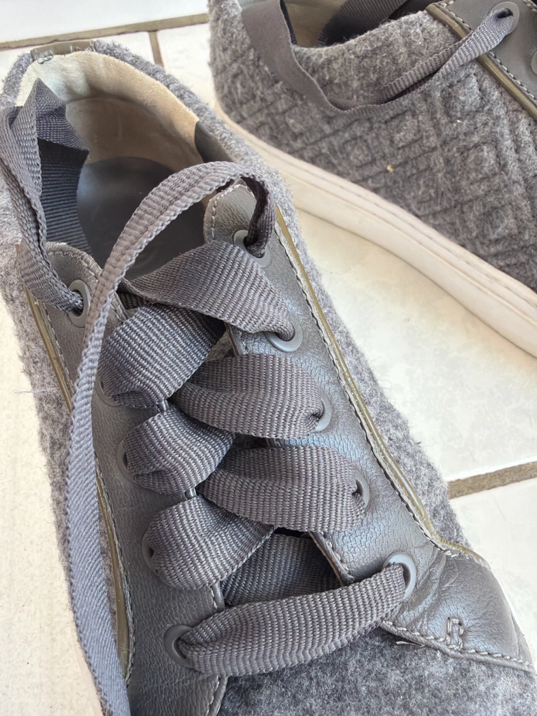 Tory Burch Grey Sneakers Size 7.5M - photo 3
