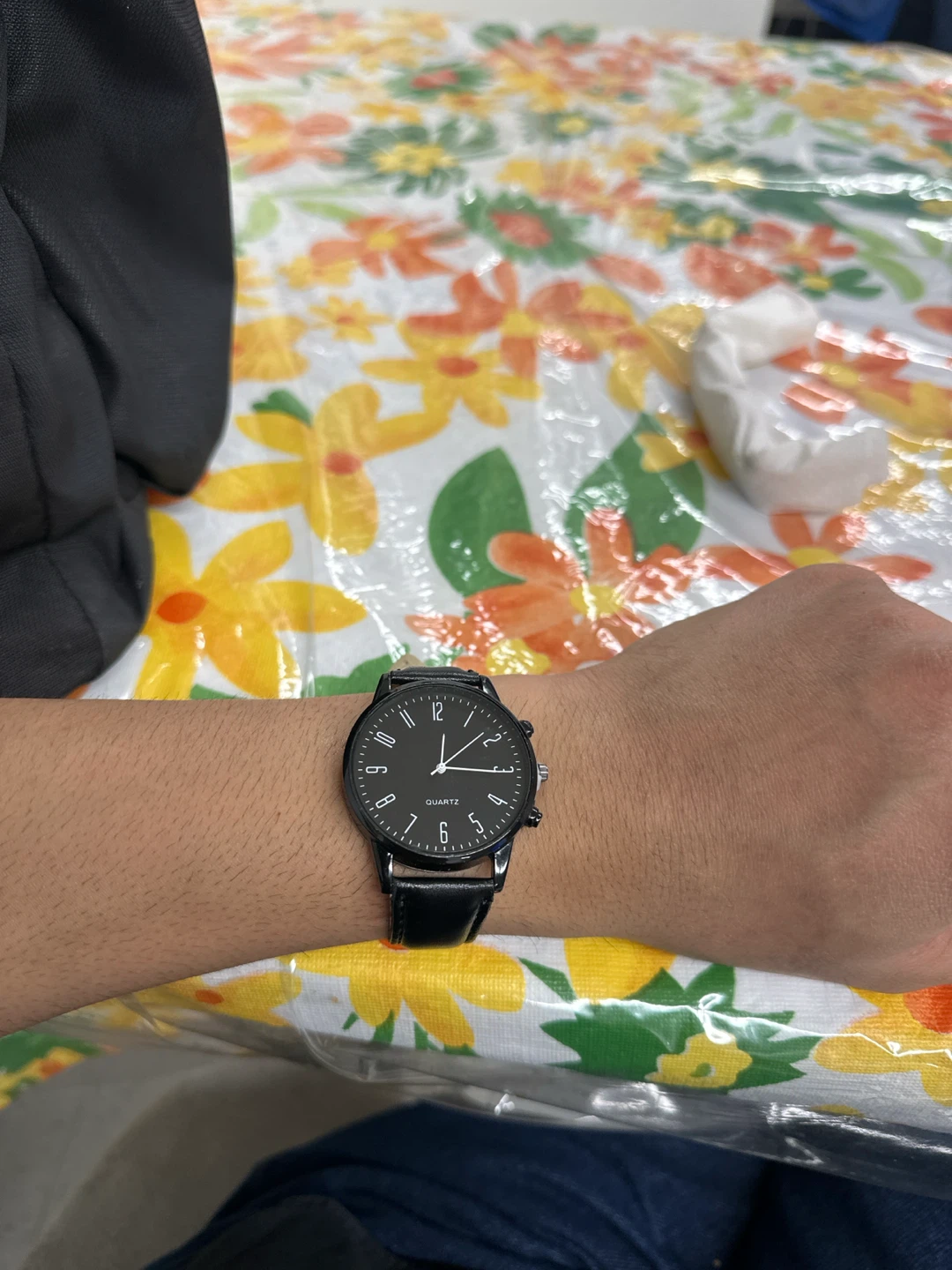 Black Minimalist Quartz Analog Watch