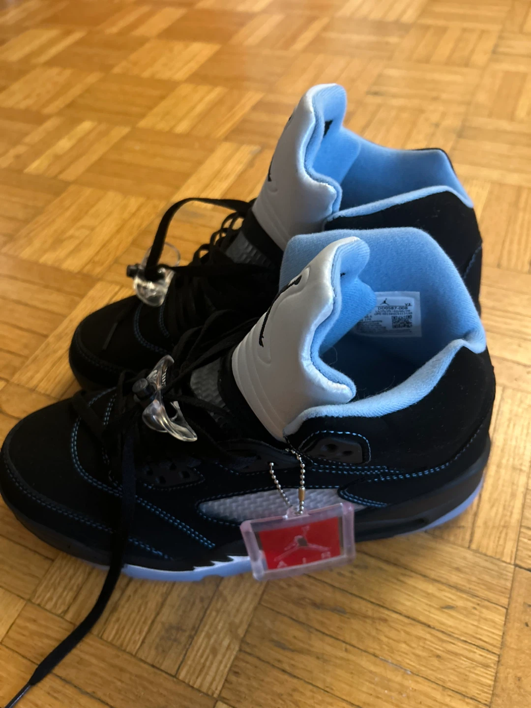 AUTHENTIC Air Jordan 5 Retro UNC Black Size 9