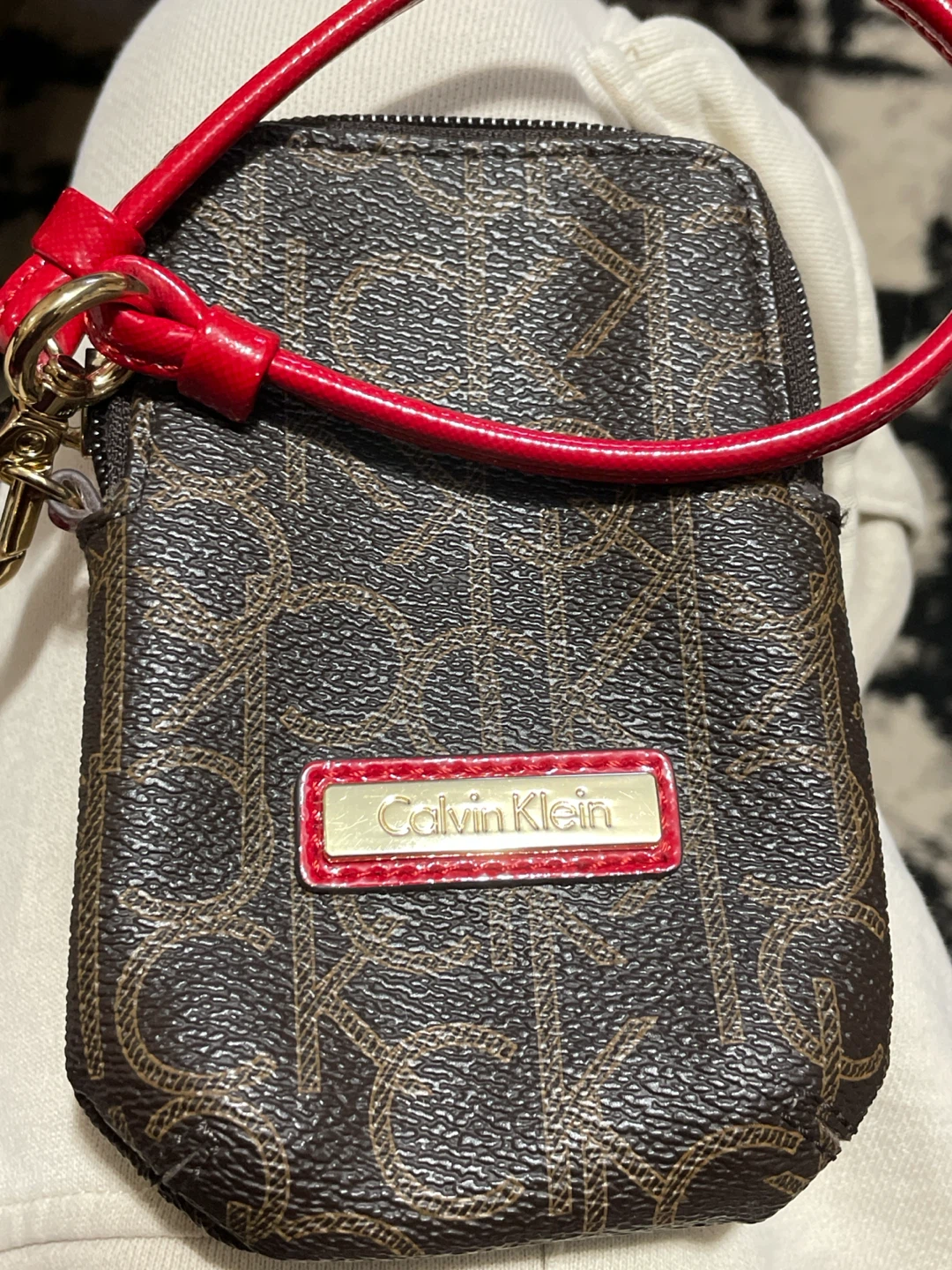 Calvin Klein Wristlet Pouch - photo 2