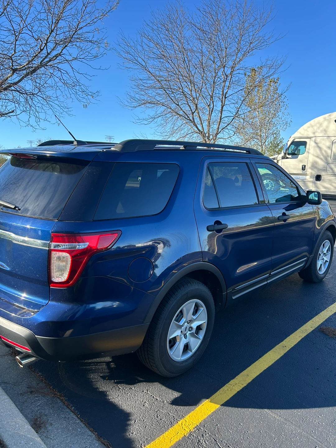 2012 Ford Explorer V6 FWD — One Owner - photo 3