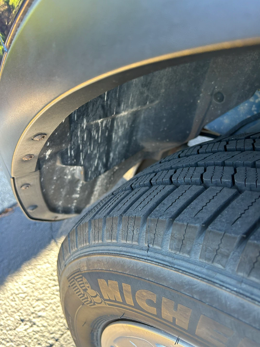 2012 Ford Explorer V6 FWD — One Owner - photo 5