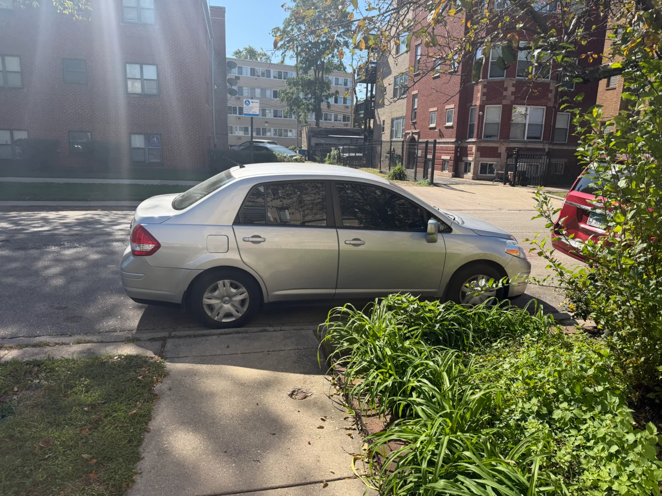 Nissan versa 2.0 L 2011 good condition