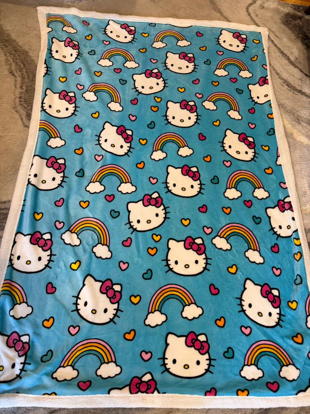 Twin size Hello Kitty blanket -Like new