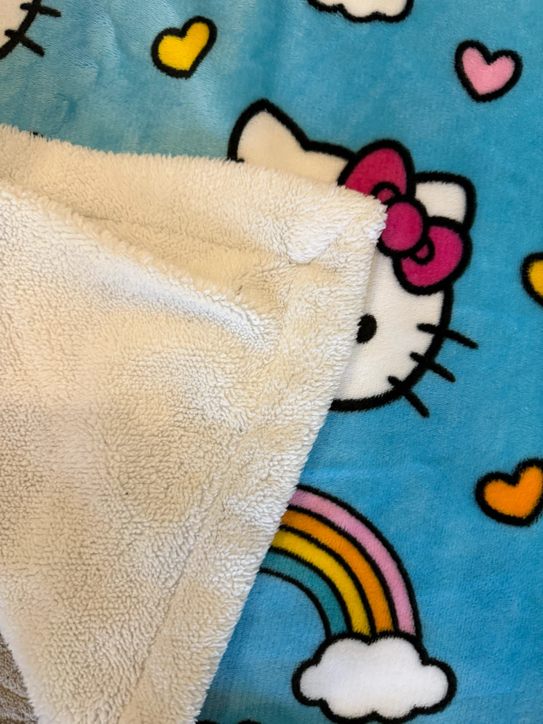 Twin size Hello Kitty blanket -Like new - photo 2