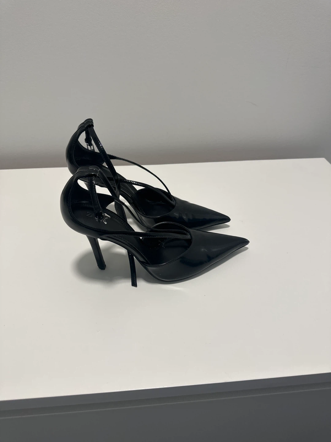 Zara Black Pointed Heel Pumps