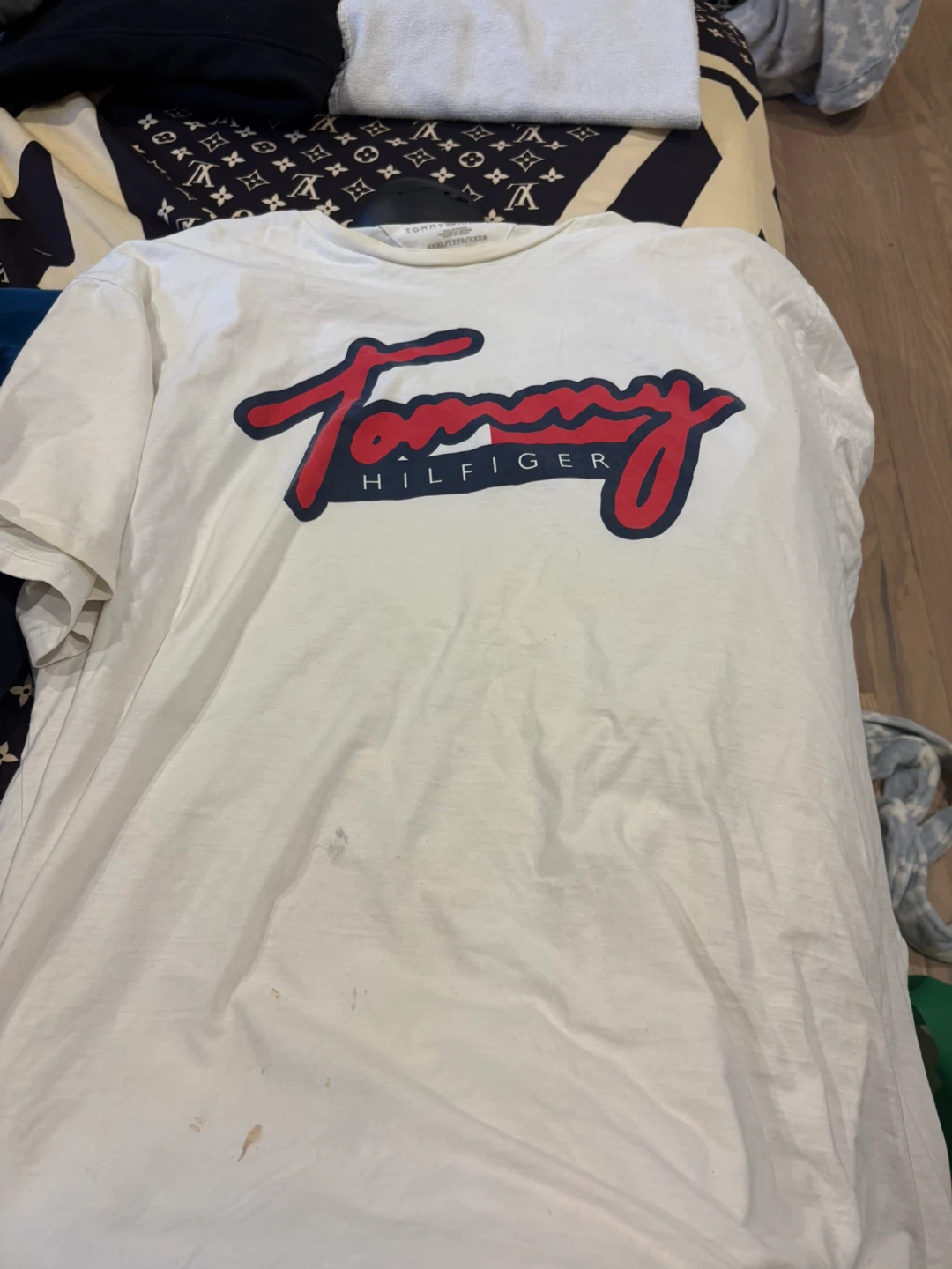 Lot of 4 Tommy Hilfiger Shirts fits like xl  50 for all