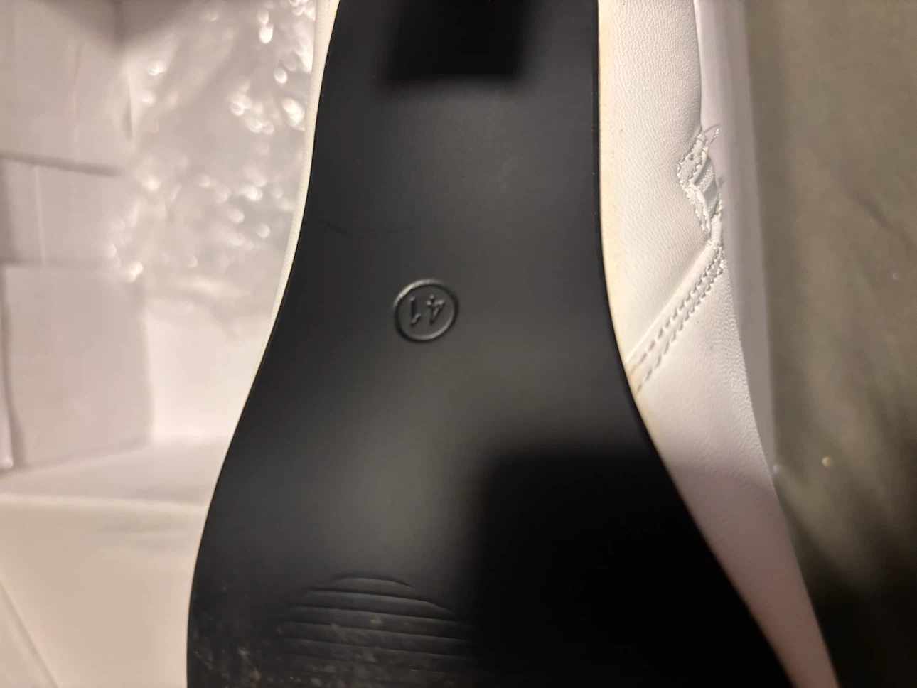 White Ankle Boots size 9  with Decorative Buttons - photo 3
