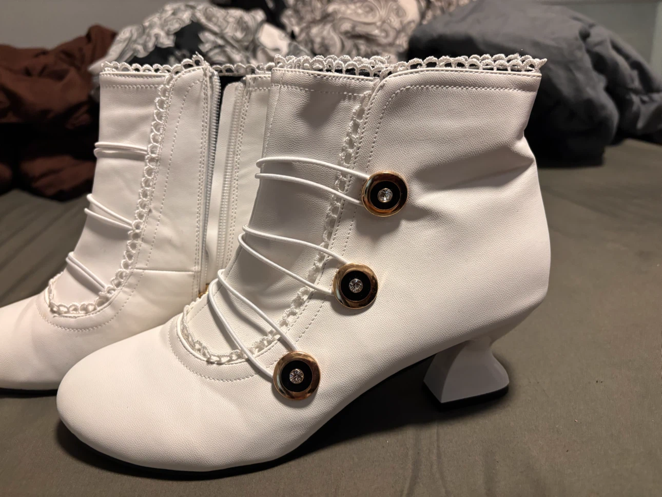 White Ankle Boots size 9  with Decorative Buttons - photo 5