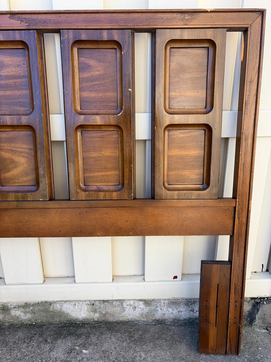 Mid-Century 1960s Headboard (Broyhill Emphasis collection) - photo 2
