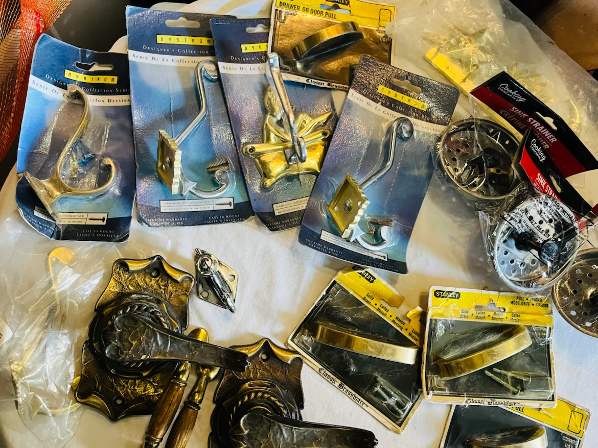 House Essentials Lot - photo 2