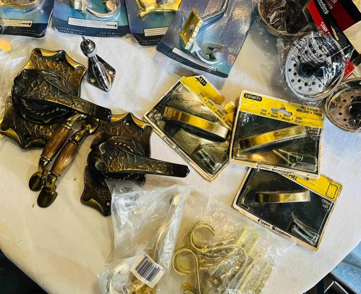 House Essentials Lot - photo 3