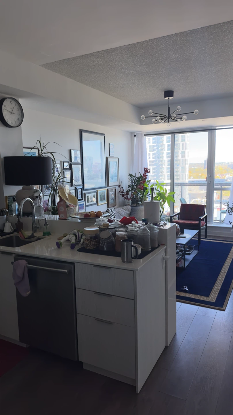 1 bed plus den for 2700 - photo 2
