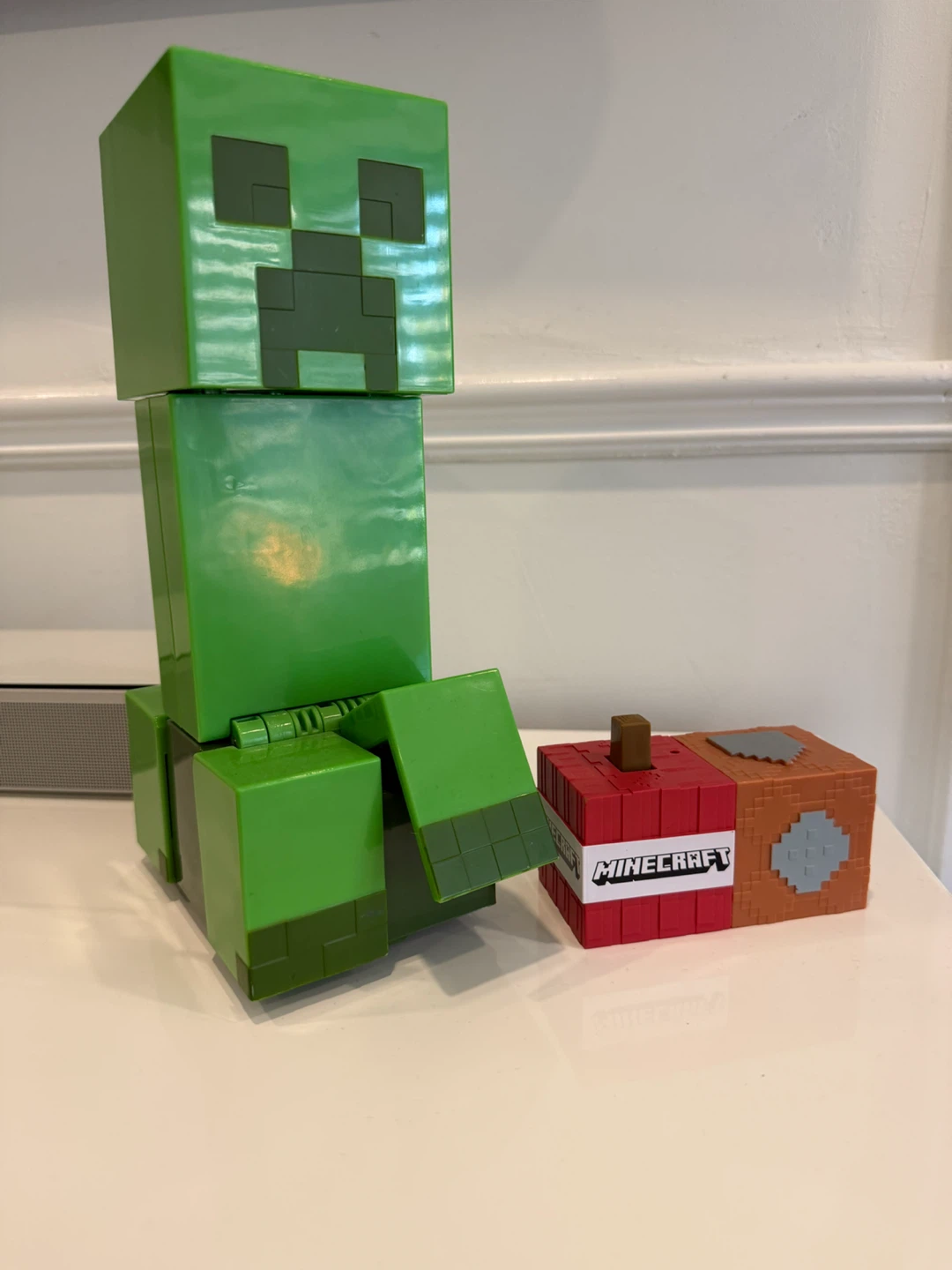 R/C exploding Creeper Minecraft toy