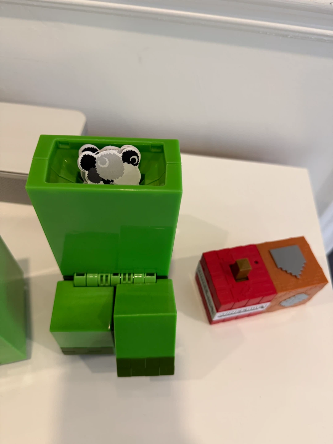 R/C exploding Creeper Minecraft toy - photo 2