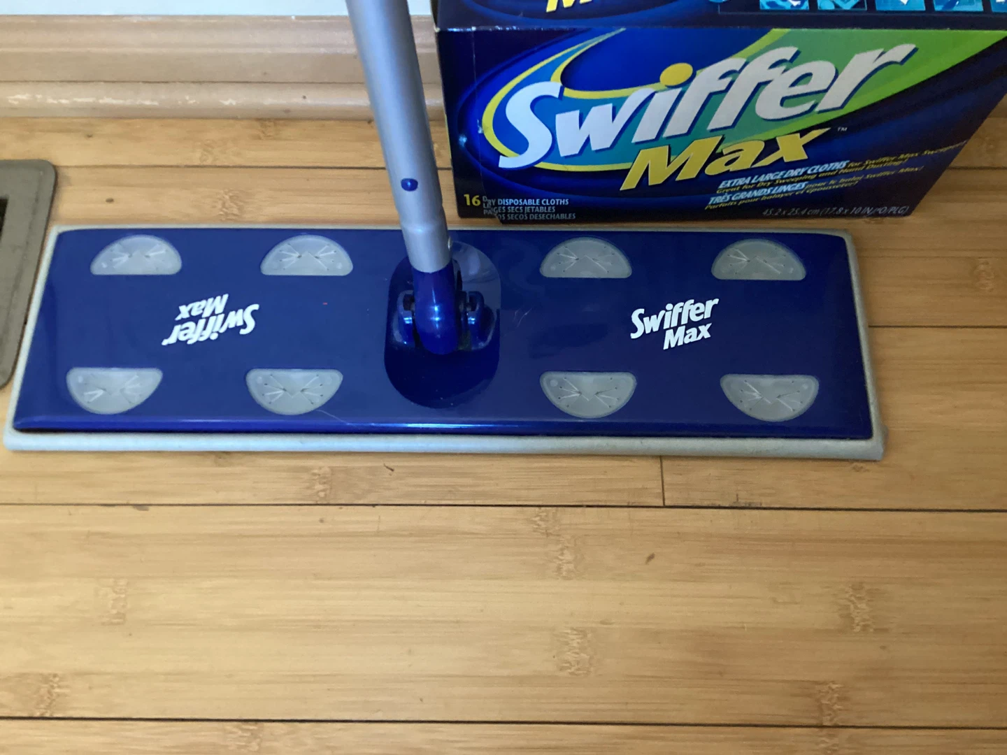 Swiffer Max Sweeper with Extra Large Dry Cloths - photo 2