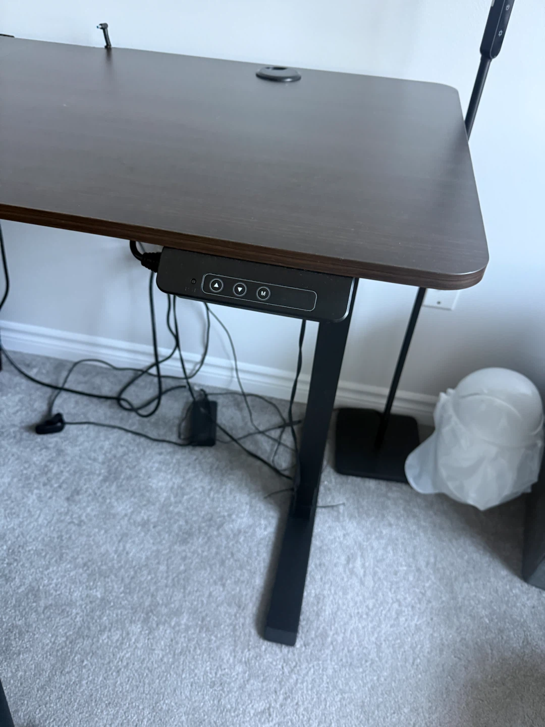 Adjustable Standing Desk and gaming chair - photo 3
