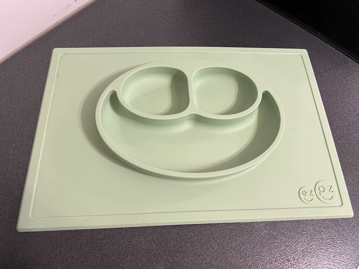 EZPZ Happy Mat Silicone Suction Divided Plate – Sage Green