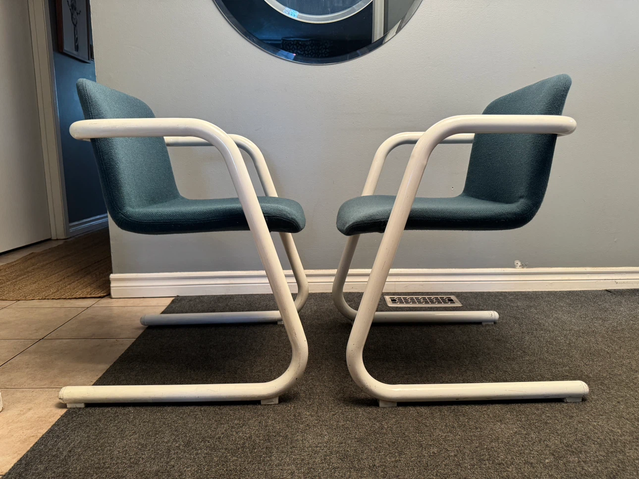 Set of Two Vintage Cantilever Chairs - photo 2