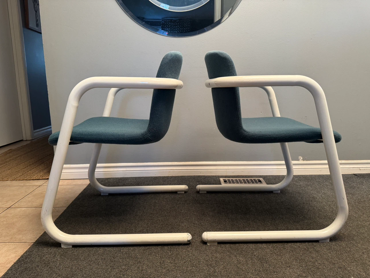 Set of Two Vintage Cantilever Chairs - photo 3