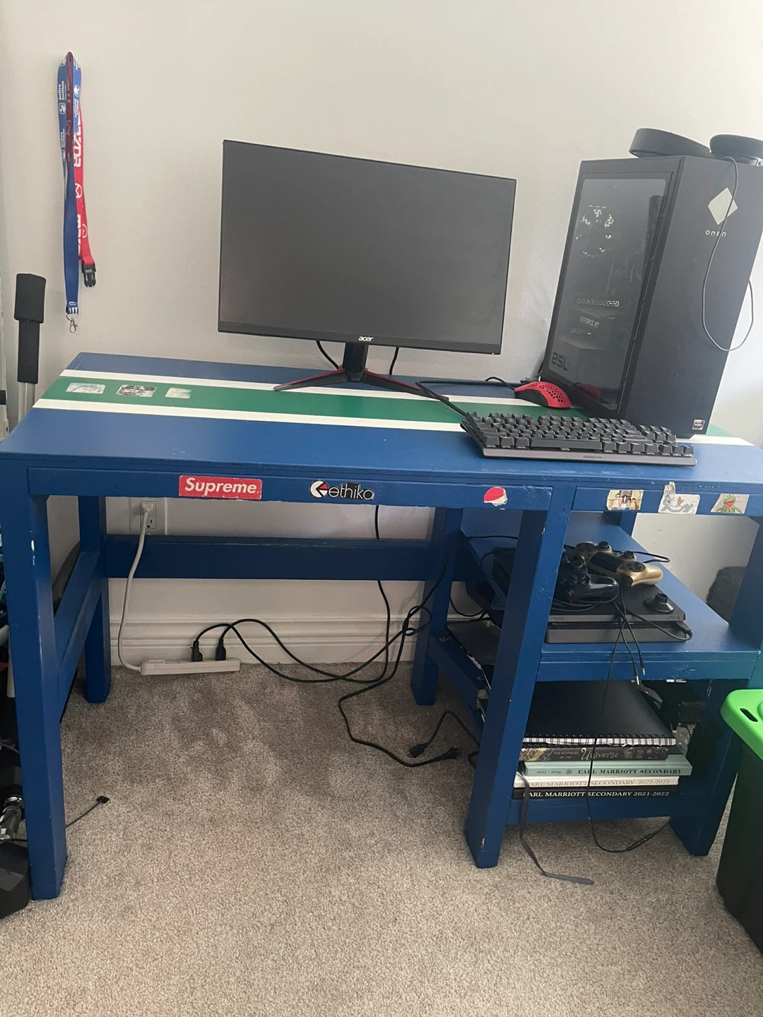Kids desk