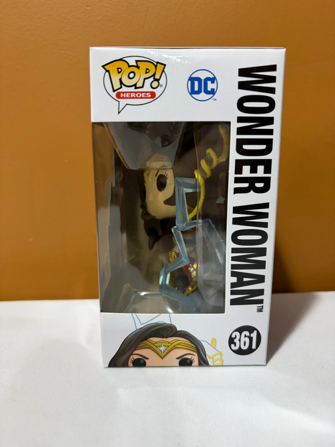 Wonder Woman Funko Pop! #361 - Fall Convention -  WW84 - photo 4