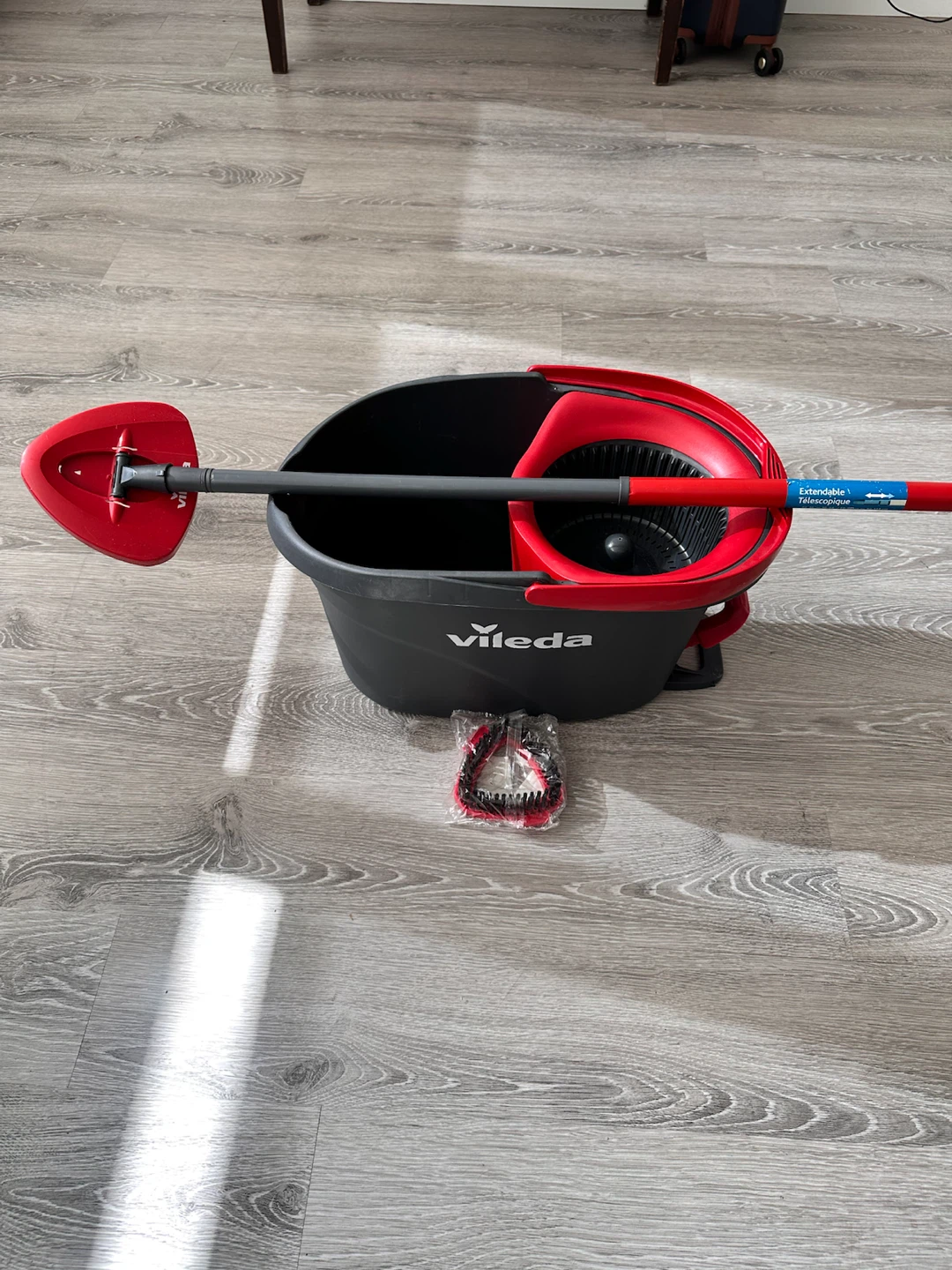 The Vileda EasyWring Spin Mop & Bucket with bristle brush - photo 2