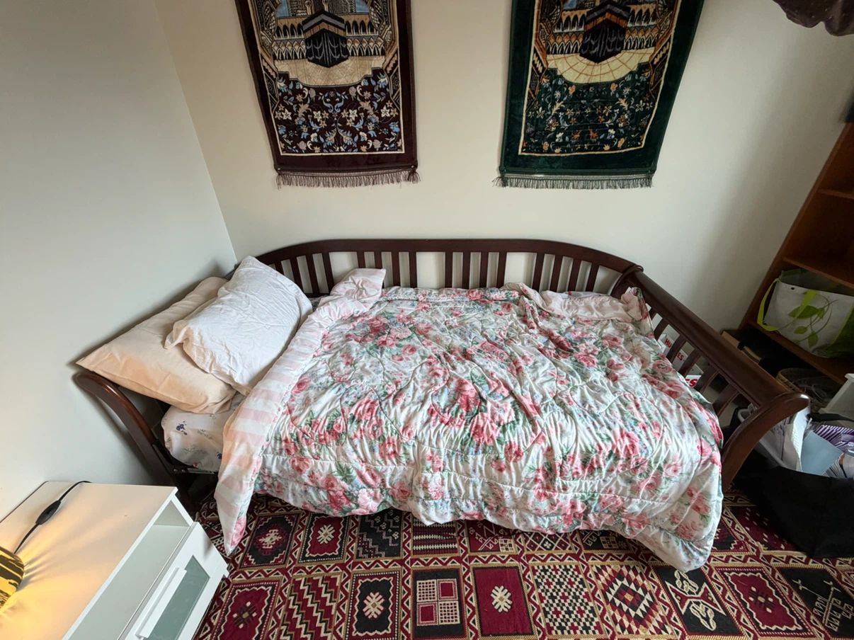 Wooden Daybed Frame (no mattress) - photo 2
