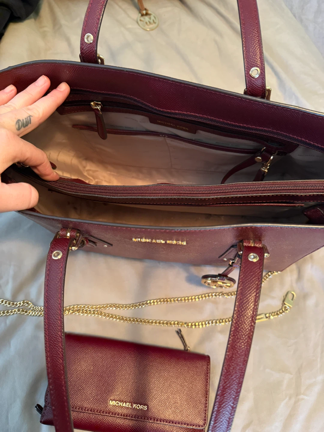 Michael Kors Handbag and Matching Wallet Set - photo 3